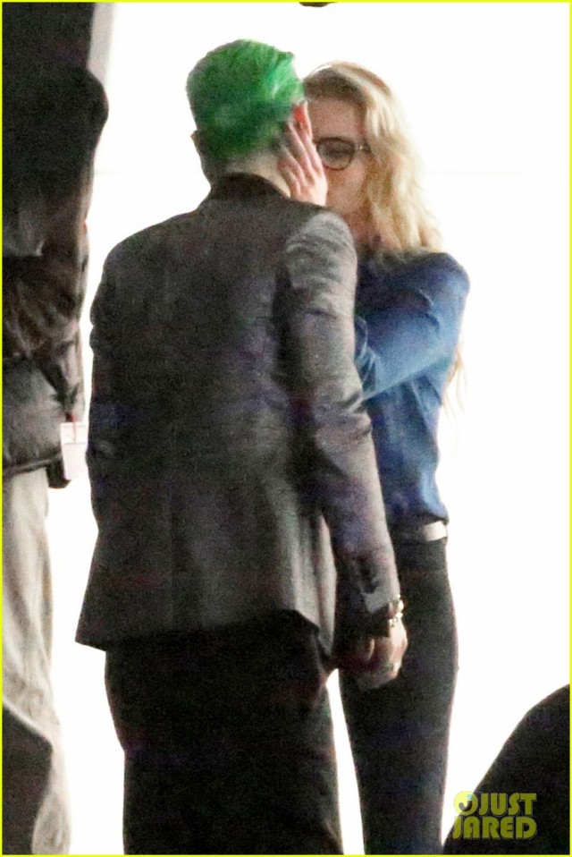 jared-leto-fights-kisses-margot-robbie-in-suicide-squad-02