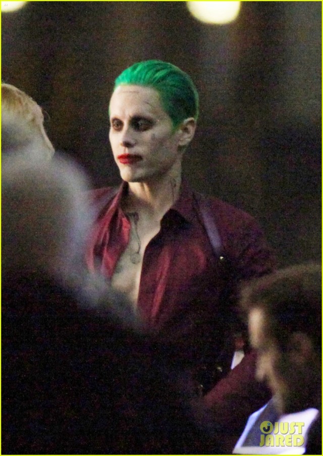 jared-leto-fights-kisses-margot-robbie-in-suicide-squad-04